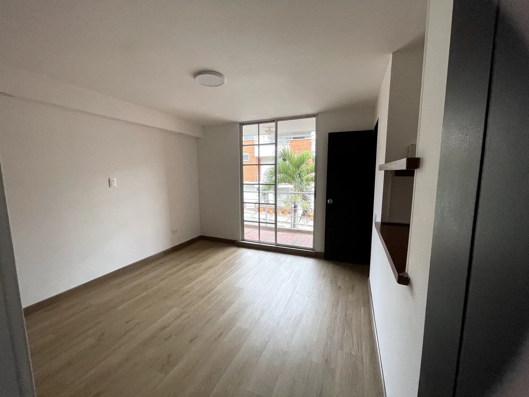 Espacio amplio en casa de conjunto cerrado