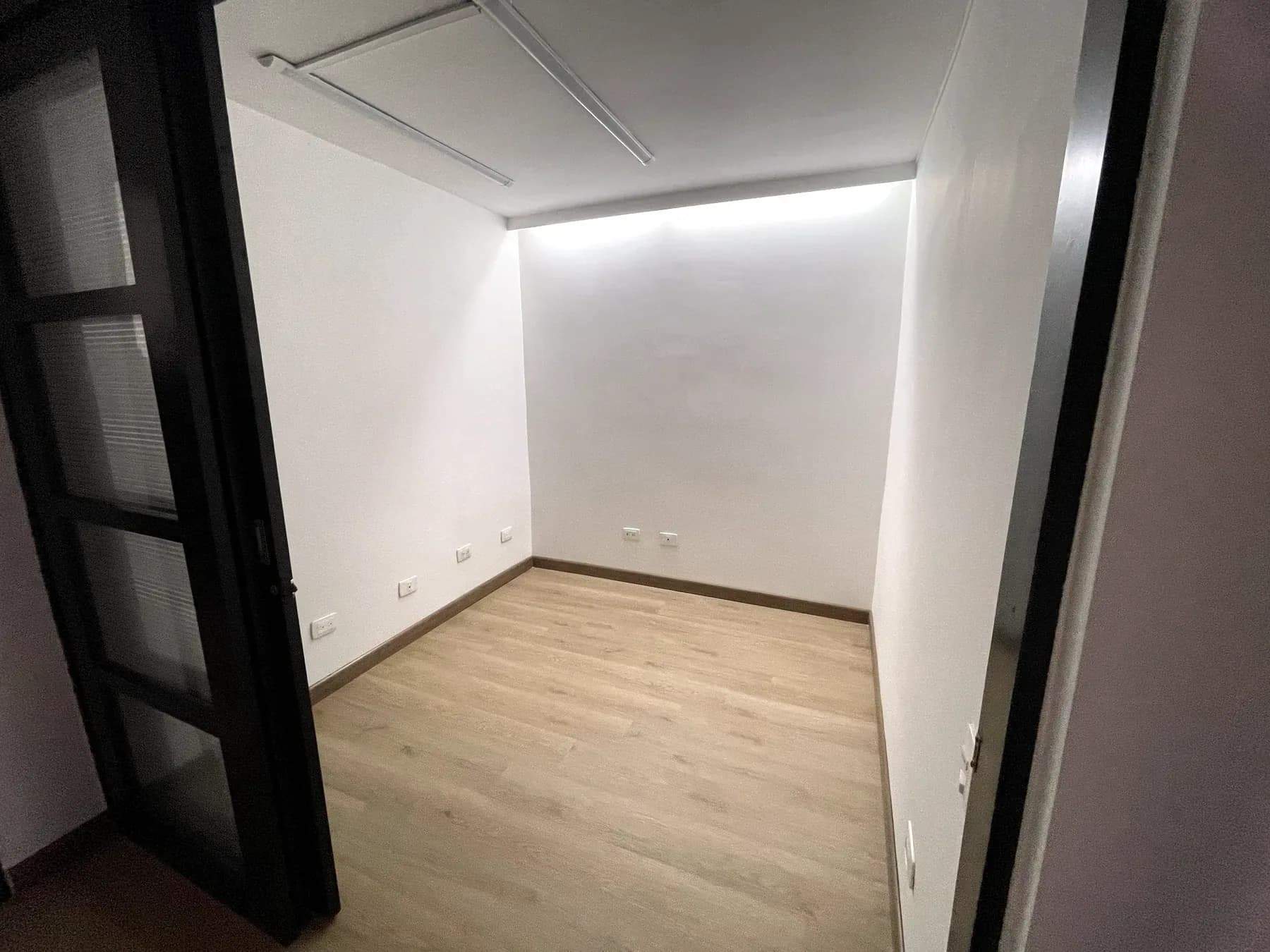 Zona privada iluminada de casa en Pereira